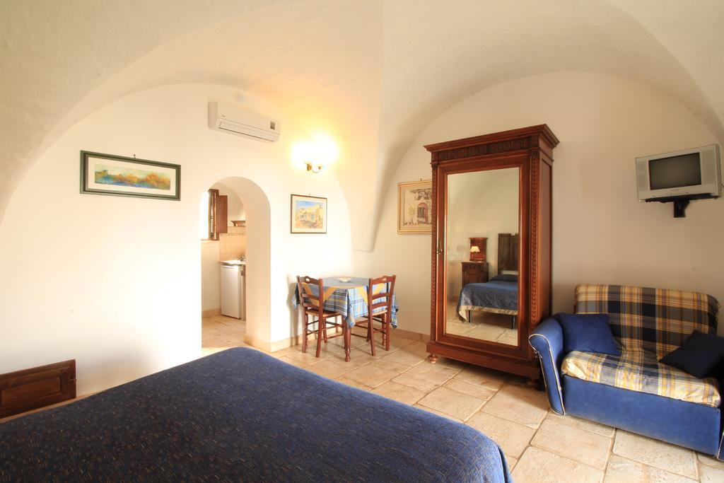 Masseria Brancati Hotel ออสตูนี ภายนอก รูปภาพ